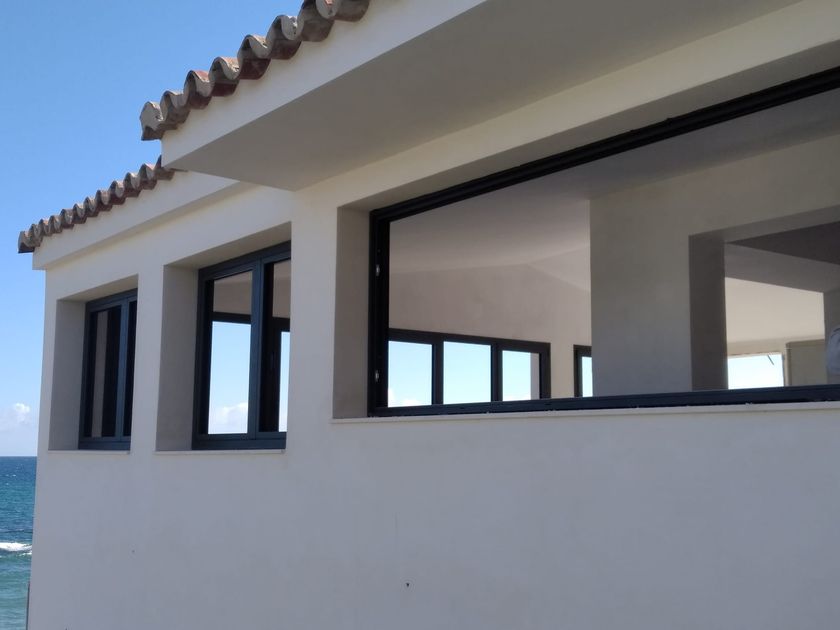 Carpintería de aluminio fabricada por Cerrajería La Juzcareña